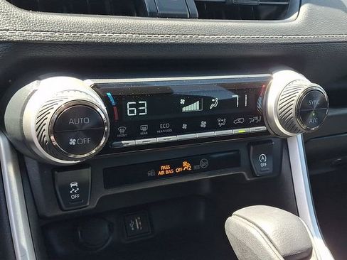 Used 2025 Toyota RAV4 XLE AWD/4WD image 15