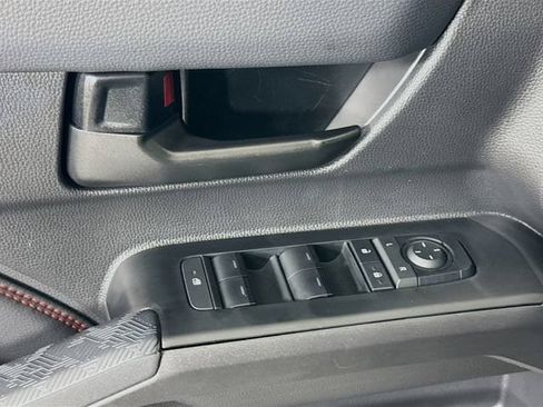 Certified 2025 Toyota Tacoma TRD Pro AWD/4WD image 19