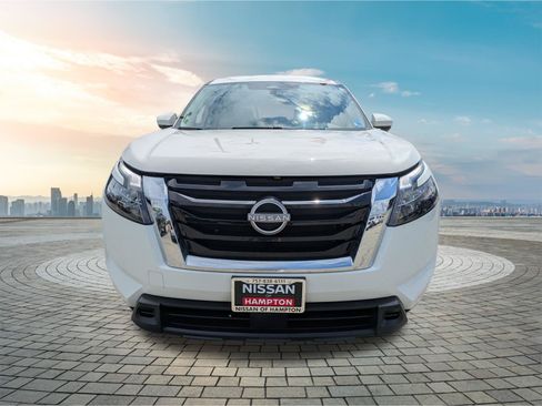 Certified 2024 Nissan Pathfinder SV FWD image 10