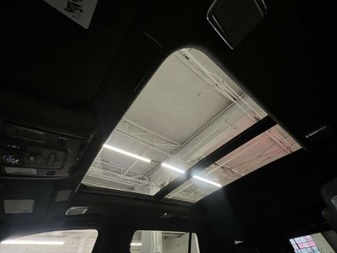 Certified 2021 Cadillac Escalade Premium Luxury Platinum image 32