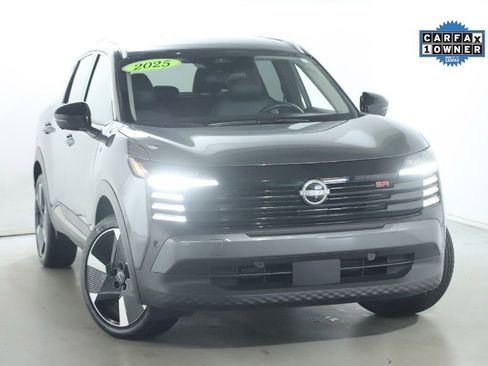Certified 2025 Nissan Kicks SR AWD/4WD image 3