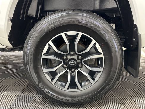 Used 2023 Toyota Tacoma TRD Sport image 33