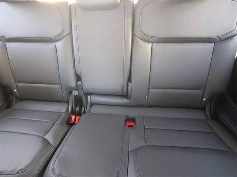 New 2026 Ford Expedition Active image 16