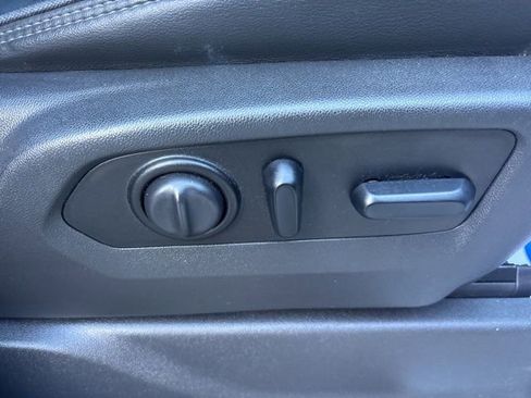 Used 2020 Chevrolet Silverado 1500 High Country w/ Technology Package image 17