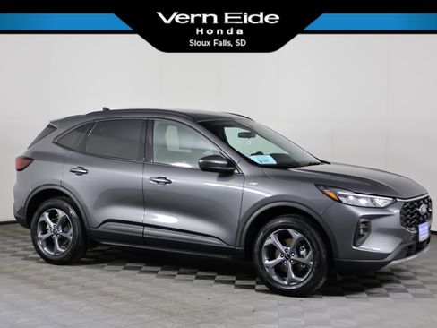 Used 2025 Ford Escape ST-Line Select image 1
