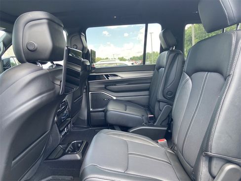 New 2025 Jeep Wagoneer Series II image 12