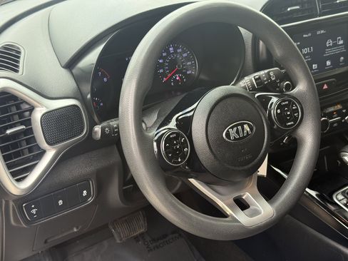 Used 2021 Kia Soul LX FWD image 10