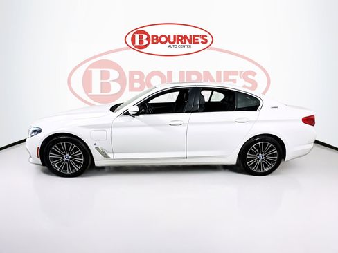 Used 2019 BMW 530e xDrive w/ Convenience Package image 9