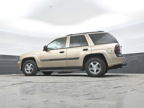 Used 2004 Chevrolet TrailBlazer LS w/ LS Preferred Equipment Group AWD/4WD image 24
