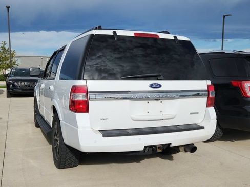 Used 2016 Ford Expedition XLT w/ Equipment Group 201A AWD/4WD image 2