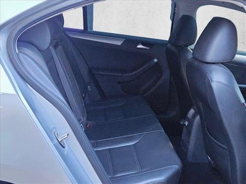 Used 2015 Volkswagen Jetta SE FWD image 16