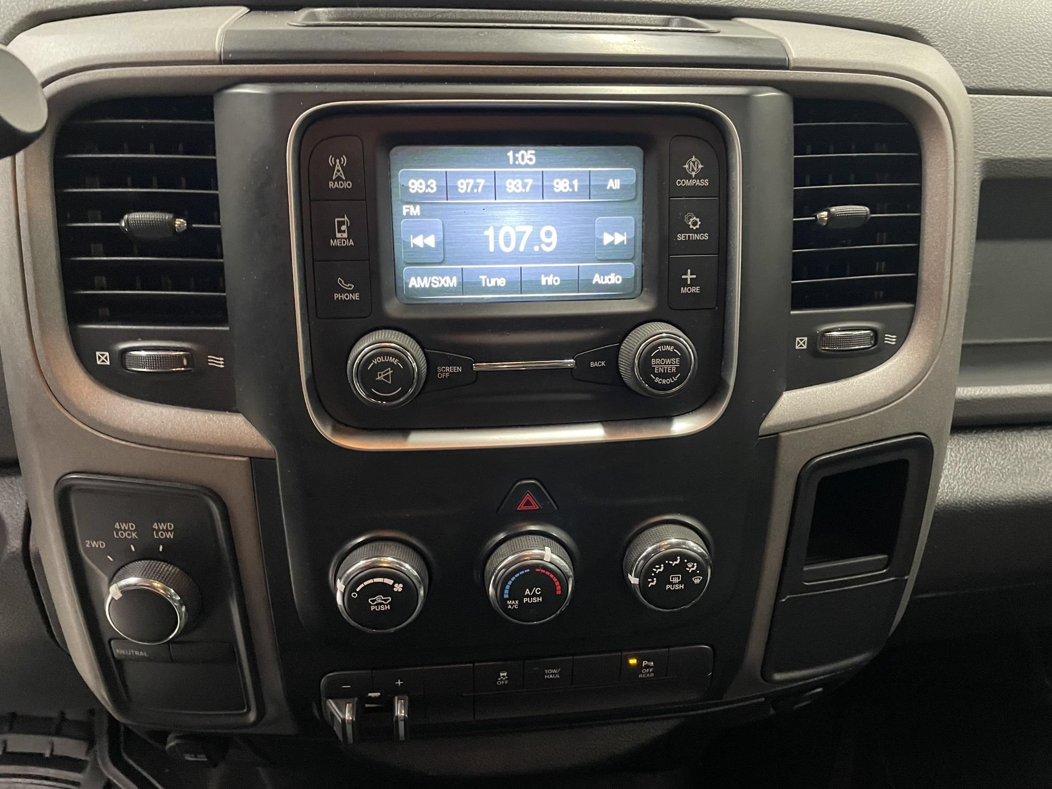 Used 2017 RAM 2500 Tradesman w/ Chrome Appearance Group AWD/4WD image 15
