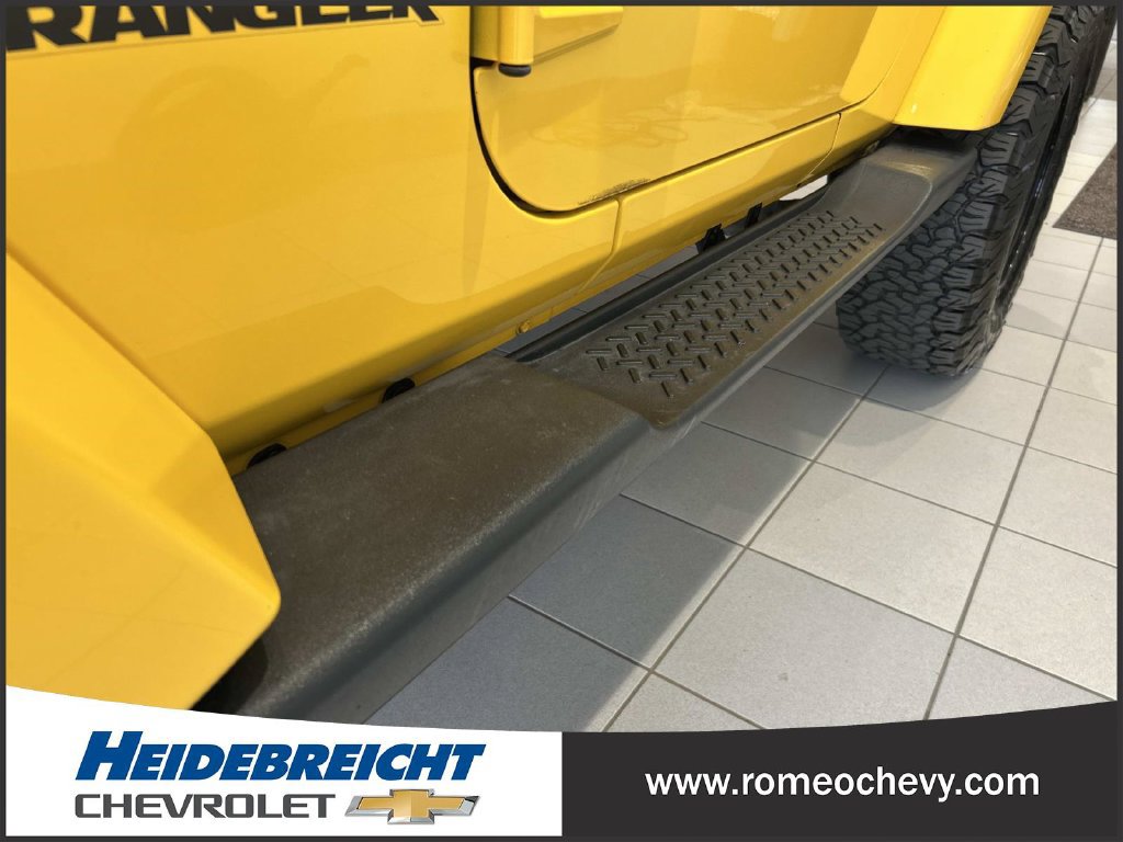 Used 2015 Jeep Wrangler Sahara w/ Connectivity Group AWD/4WD image 38