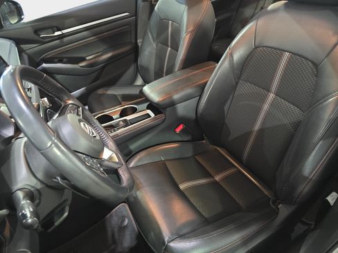 Used 2023 Nissan Altima 2.5 SR FWD image 12