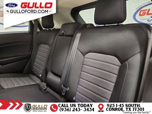 Used 2022 Ford Edge SE image 13