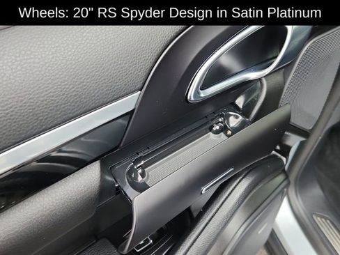 Used 2018 Porsche Cayenne Platinum Edition image 27