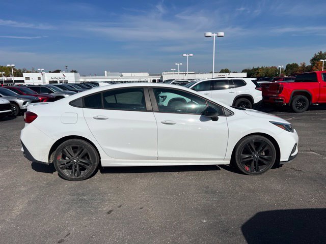 Used 2018 Chevrolet Cruze LT w/ Convenience Package FWD image 4