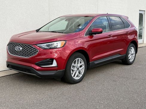 Used 2024 Ford Edge SEL image 8