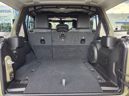 Used 2025 Jeep Wrangler Unlimited Rubicon AWD/4WD image 33