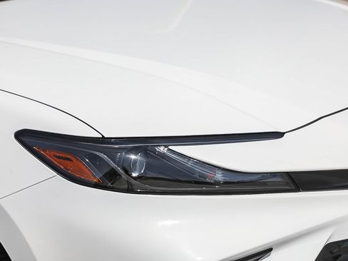 Used 2026 Toyota Camry Hybrid w/ Convenience Package FWD image 8