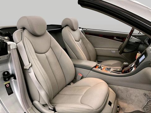 Used 2007 Mercedes-Benz SL 550 image 8