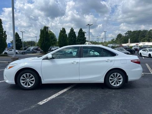Used 2016 Toyota Camry LE FWD image 7