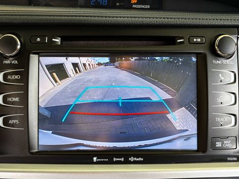 Used 2019 Toyota Highlander XLE FWD image 23