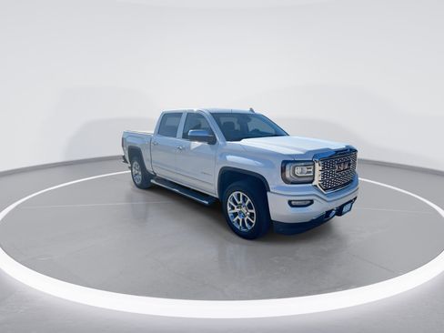 Used 2017 GMC Sierra 1500 Denali image 2