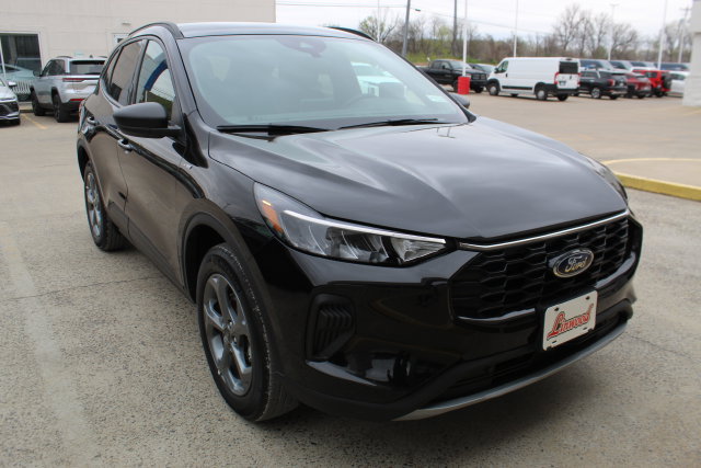 Used 2025 Ford Escape ST-Line AWD/4WD image 6