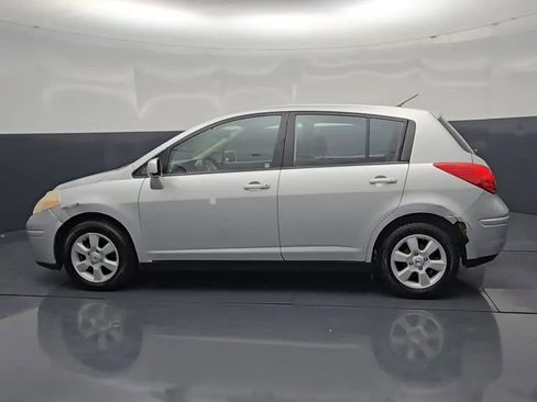 Used 2009 Nissan Versa Hatchback FWD image 6