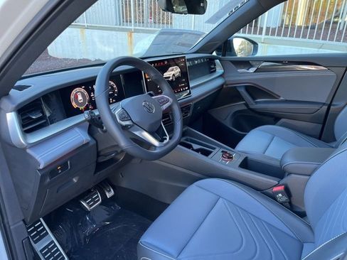 New 2026 Volkswagen Tiguan SE R-Line image 6