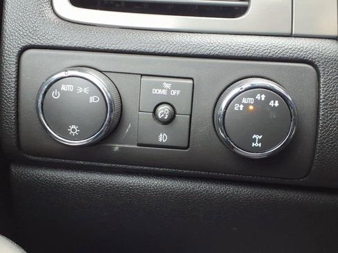 Used 2010 Chevrolet Avalanche LT w/ Luxury Package image 16