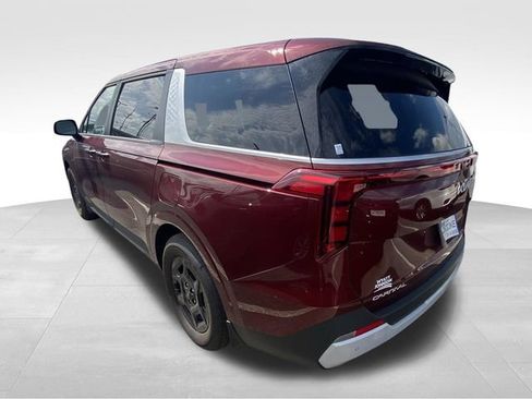 Used 2026 Kia Carnival FWD image 7