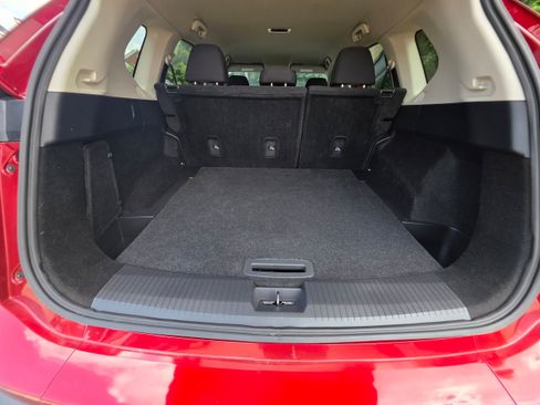 Used 2024 Nissan Rogue S FWD image 23