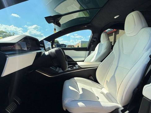 Used 2022 Tesla Model X Plaid AWD/4WD image 10