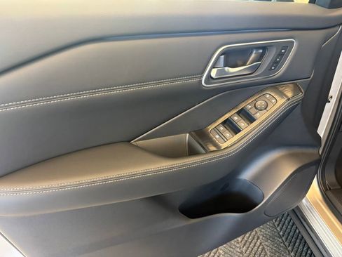 New 2026 Nissan Rogue Platinum image 13