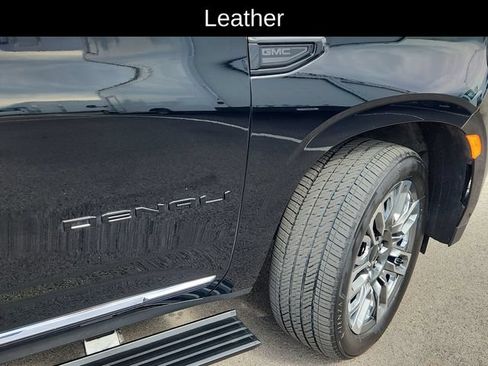 Used 2024 GMC Yukon XL Denali Ultimate AWD/4WD image 18