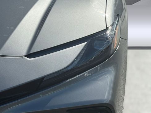 Used 2025 Toyota Camry SE image 10