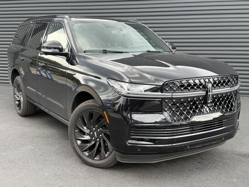 Used 2026 Lincoln Navigator Reserve w/ Jet Appearance Package AWD/4WD image 7