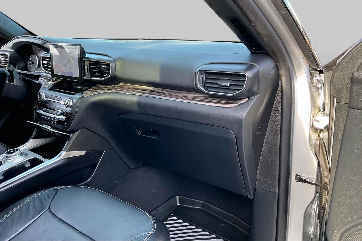 Certified 2020 Ford Explorer Limited AWD/4WD image 17