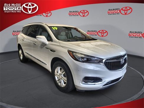Used 2019 Buick Enclave Essence image 1
