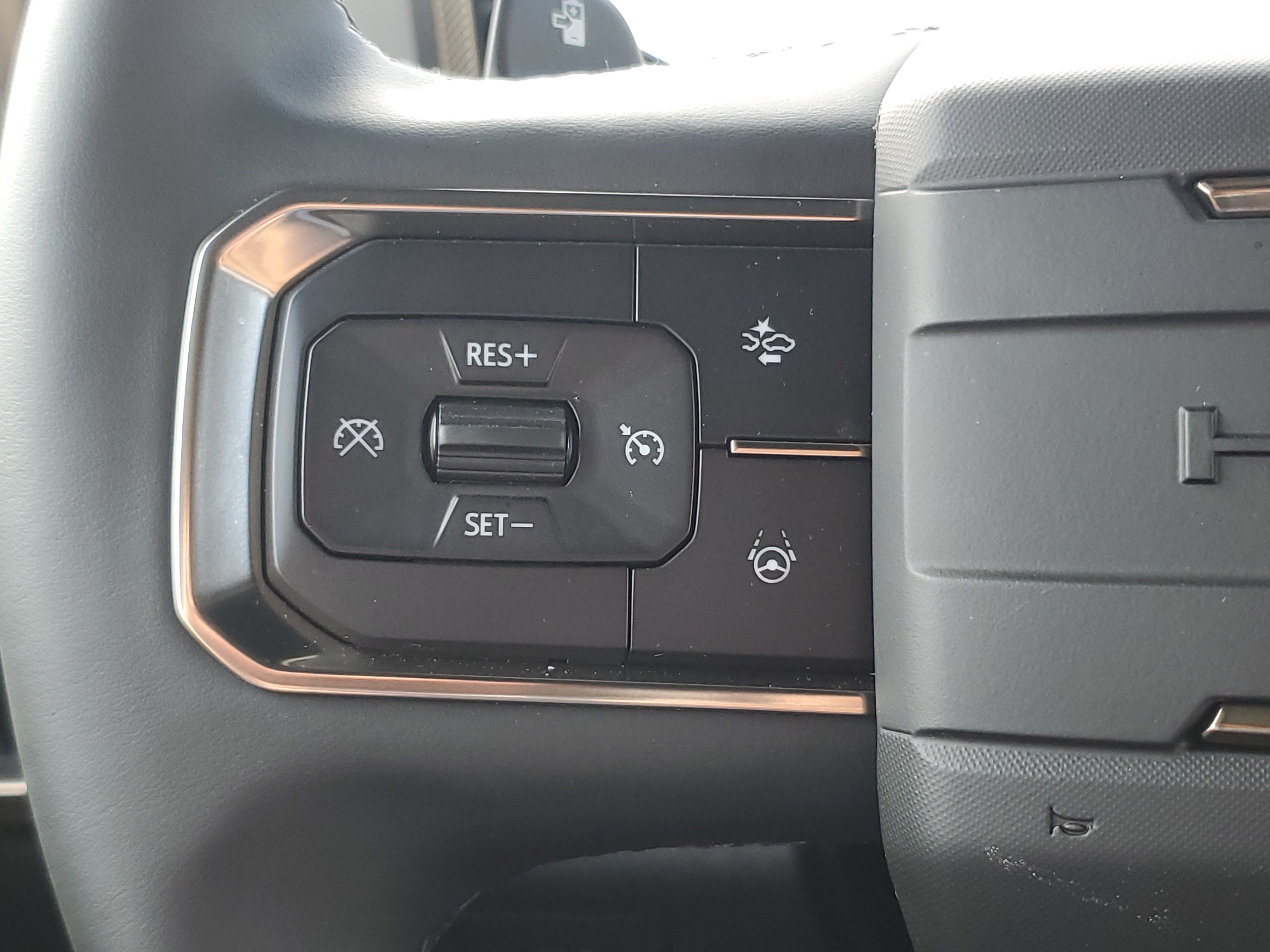 Used 2024 GMC Hummer EV 2X w/ Extreme Off-Road Package AWD/4WD image 13
