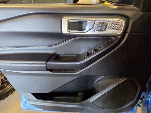 Used 2020 Ford Explorer ST AWD/4WD image 5