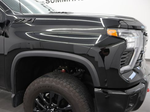 Used 2025 Chevrolet Silverado 2500 LT w/ Trail Boss Package AWD/4WD image 29