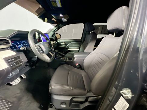 Used 2024 Toyota Tacoma TRD Sport image 14