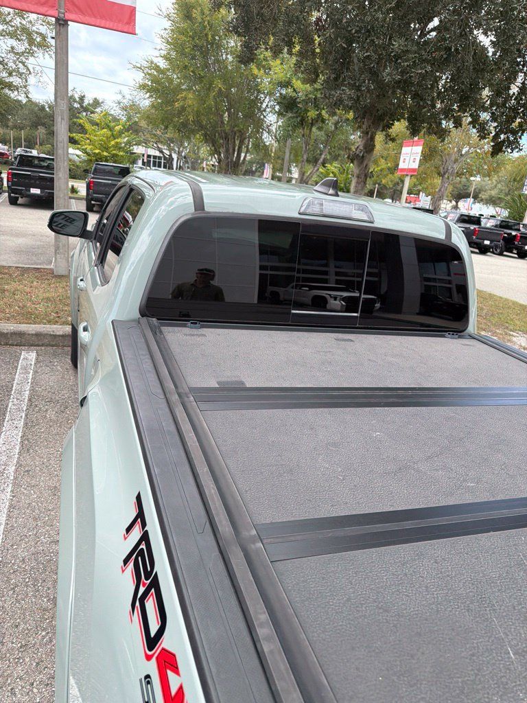 Used 2022 Toyota Tacoma TRD Sport AWD/4WD image 9