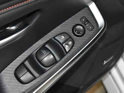 Used 2025 Nissan Sentra SR w/ SR Premium Package FWD image 5