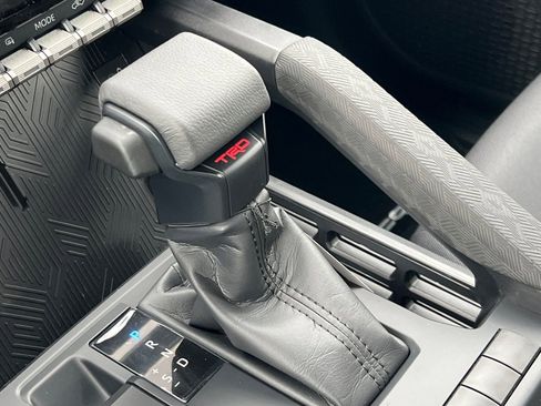 Used 2025 Toyota Tacoma TRD Sport AWD/4WD image 17