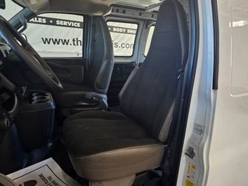 Used 2022 Chevrolet Express 2500 w/ Driver Convenience Package image 14