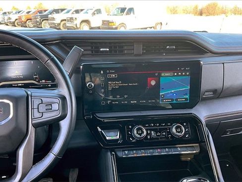 Used 2024 GMC Sierra 2500 AT4 w/ AT4 Premium Plus Package image 10